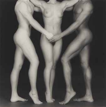 Œuvre de photographie du corps humain du photographe des états-unis, Robert Mapplethorpe, est vendue au prix de 91 mille dollars