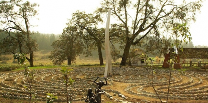 Deryk Houston Sculpture - L'abri de paix