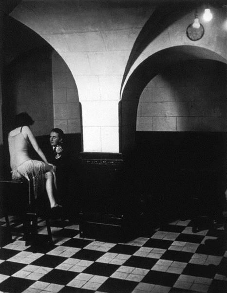 Brassai Photographique - Un bordel monastique 1931