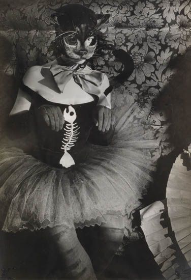 Brassai Photographique - Femme au masque de chat 1930