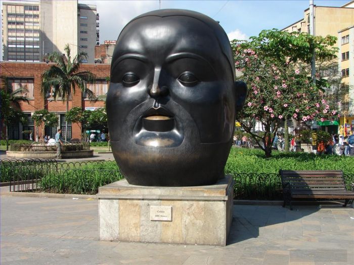 Fernando Botero Angulo Sculpture - Cabeza