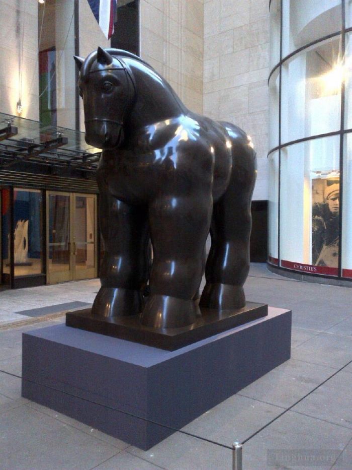 Fernando Botero Angulo Sculpture - Cheval 3