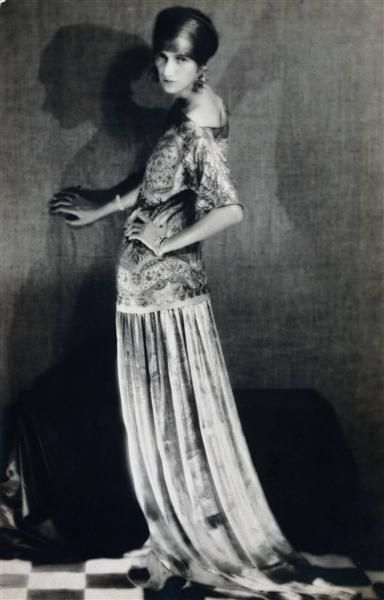 Man Ray Photographique - Peggy Guggenheim1924