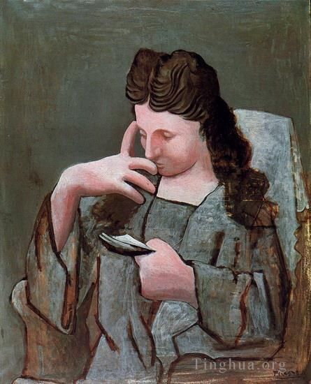 Pablo Picasso Types de peintures - Olga lisant assise dans un fauteuil 1920
