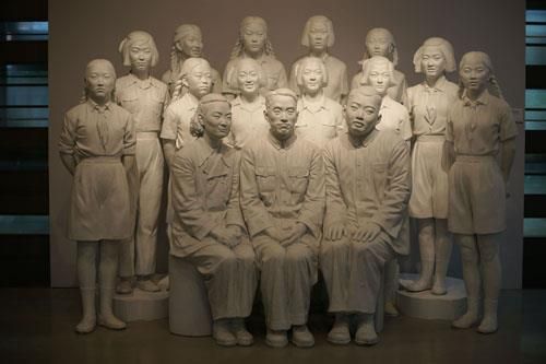 Chen Yanying Sculpture - 1949 Jeune pionnier de la Nouvelle Chine