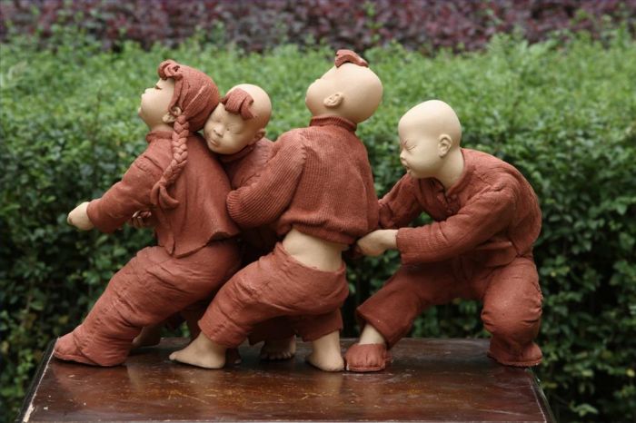 Xiao Xiaoqiu Sculpture - Pousser et tirer