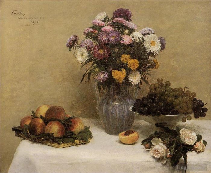 Henri Fantin-Latour Peinture à l'huile - Chrysanthèmes de roses blanches dans un vase pêches et raisins sur une table avec un Whi